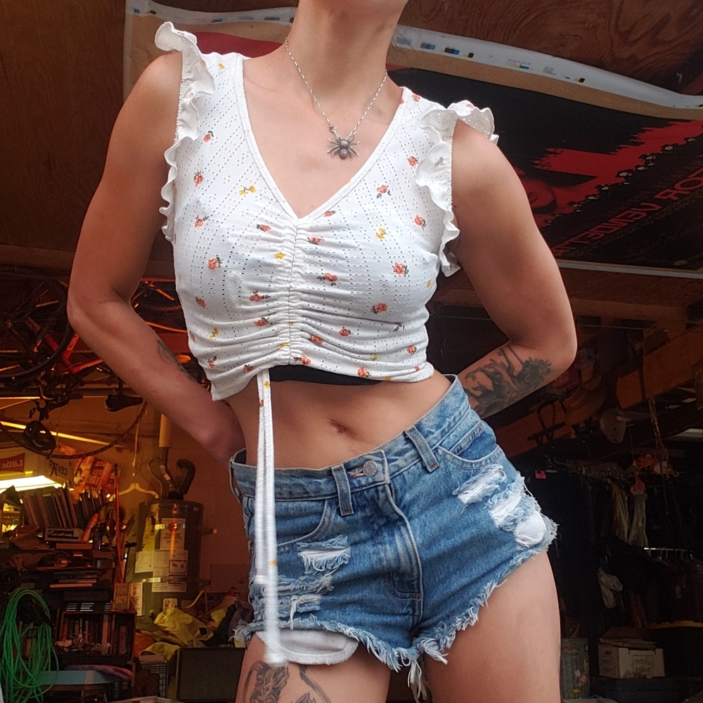 TRY ! THIS Ruffled Crop Top S - Picture 2 of 5
